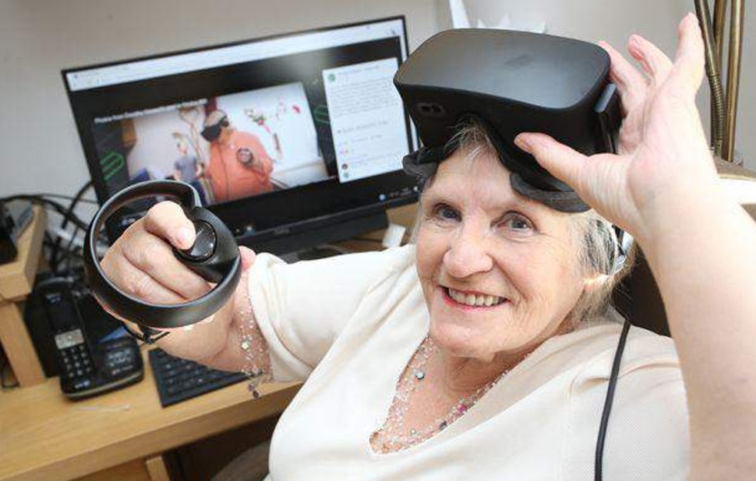 personne agée réalité virtuelle